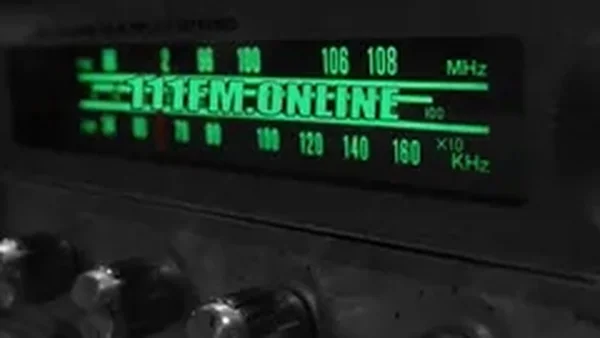 111FM Online Electronic music logo