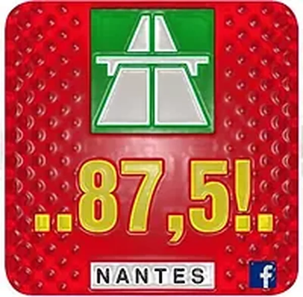 ..87,5!. Nantes logo